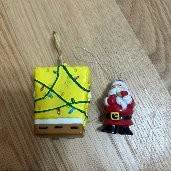 SpongeBob SquarePants & Santa Claus Christmas Ornament Bundle Yellow Red - Picture 2 of 4